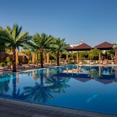 Cross Resort Hotel Erivan Exterior foto
