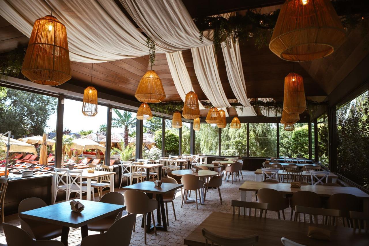Cross Resort Hotel Erivan Exterior foto