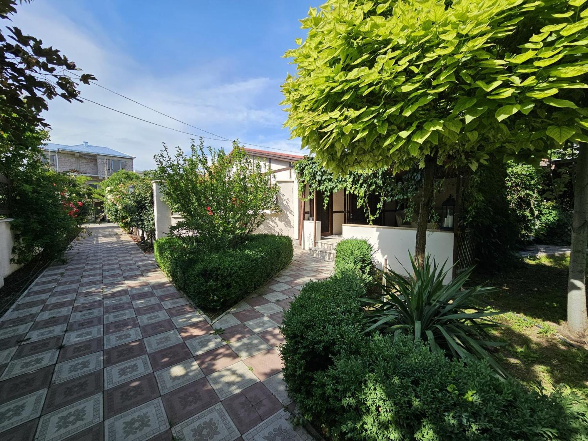 Cross Resort Hotel Erivan Exterior foto
