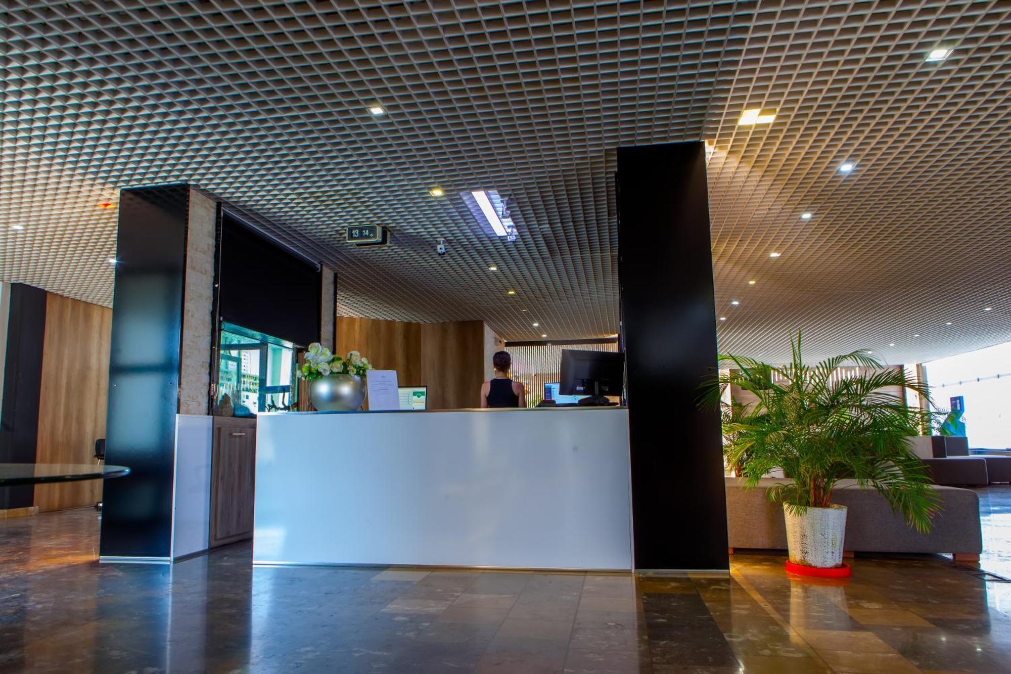 Cross Resort Hotel Erivan Exterior foto