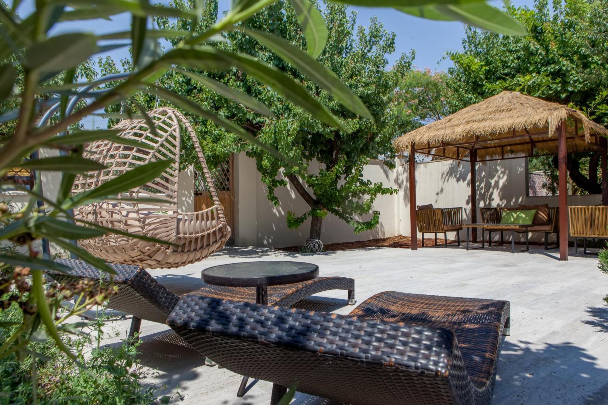 Cross Resort Hotel Erivan Exterior foto